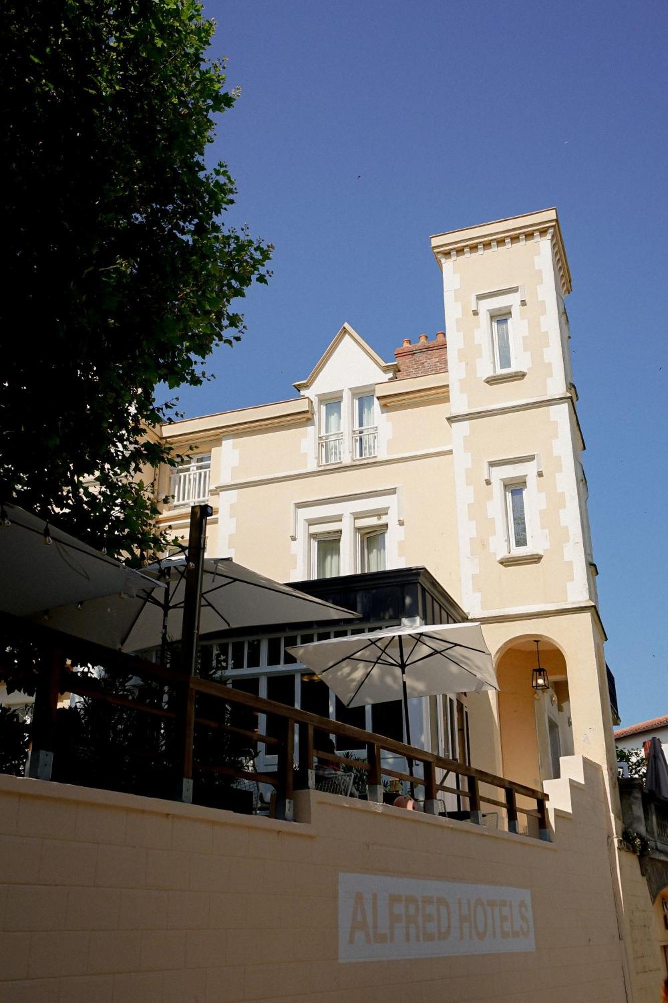 Alfred Hotels Les Halles เบียริตซ์ ภายนอก รูปภาพ